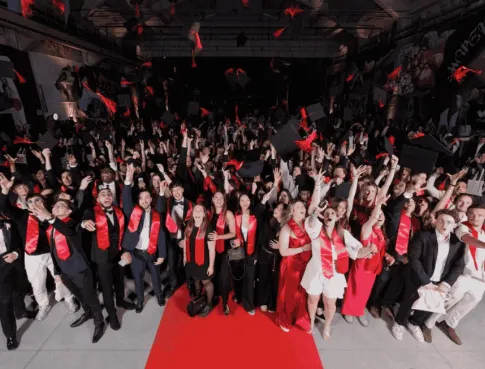 La plus grande remise des diplômes de l'Arc Alpin