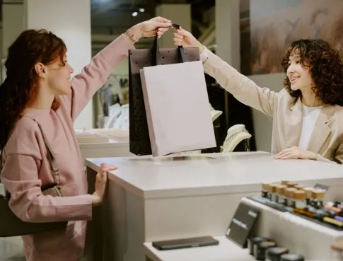 Les phrases les plus entendues en magasin (et comment y répondre quand tu es en alternance)